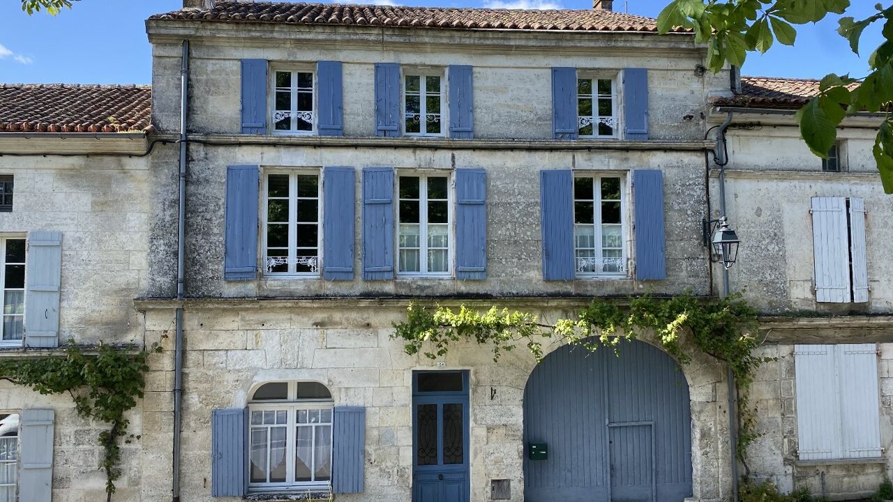 maison 8 pièces 301 m2 à vendre à Villebois-Lavalette (16320)