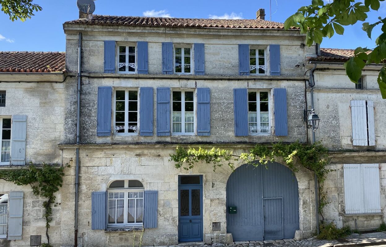 maison 8 pièces 301 m2 à vendre à Villebois-Lavalette (16320)