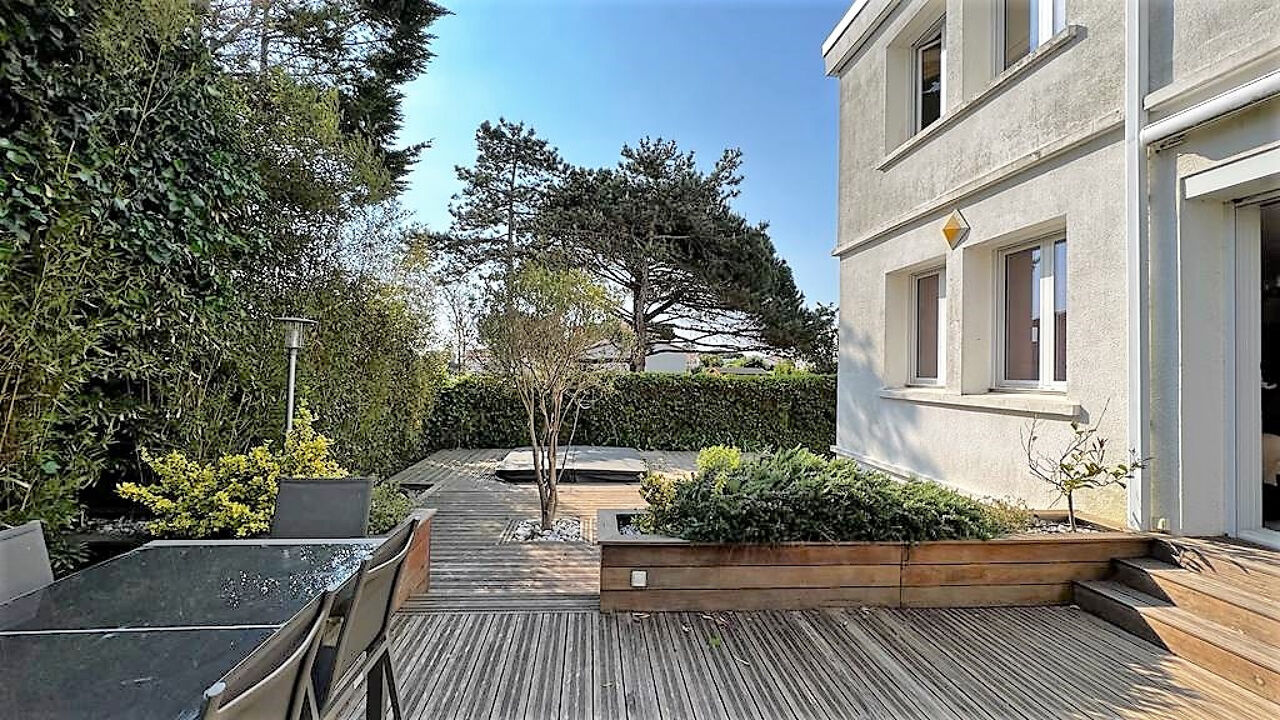 maison 10 pièces 250 m2 à vendre à Vaux-sur-Mer (17640)