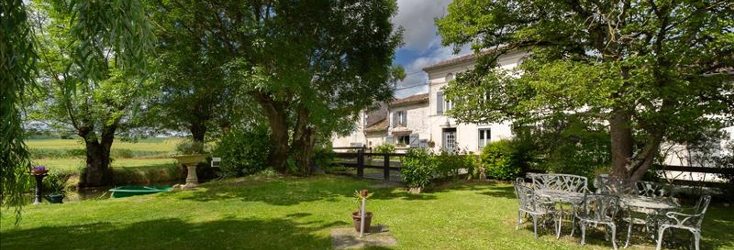 Maison 8 Pièces 227 m² à vendre à Clam (17500)