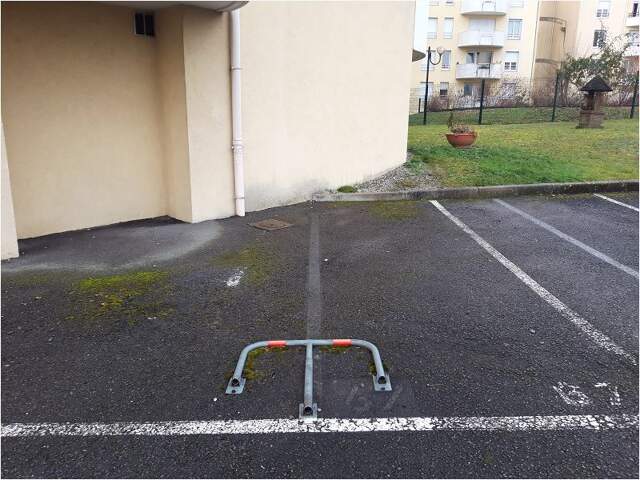 PARKING — photo du bien