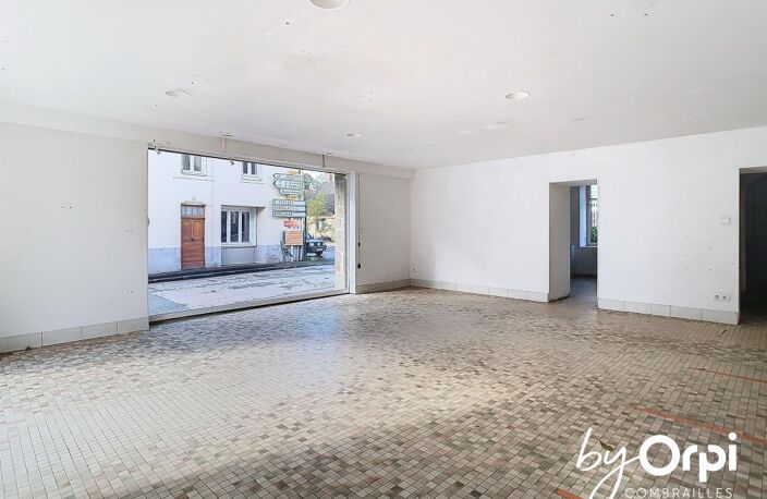 Local commercial avec appartement trois pièces, garage — photo 2