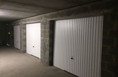 garage  pièces 16 m2 à vendre à Bourgoin-Jallieu (38300)