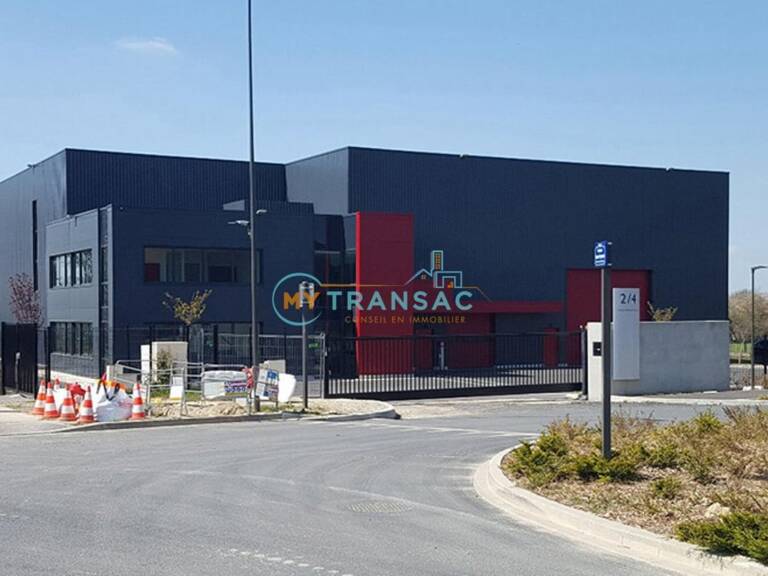 A VENDRE terrains à partir de 2 000m² pour réaliser votre clé en main à partir de 1 000m² de surface plancher à Varennes-Jarcy — photo 1