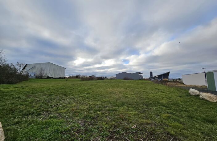 3916m², zone industrielle Surgères Ouest — photo 4