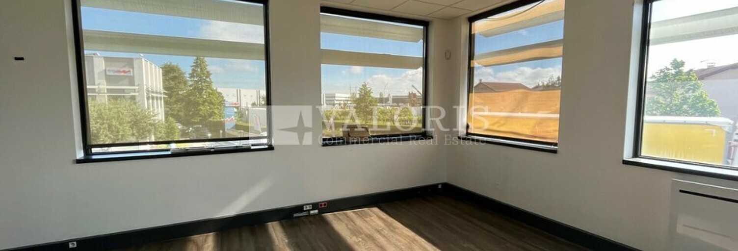 Bureau  255 m² à louer à Corbas (69960)