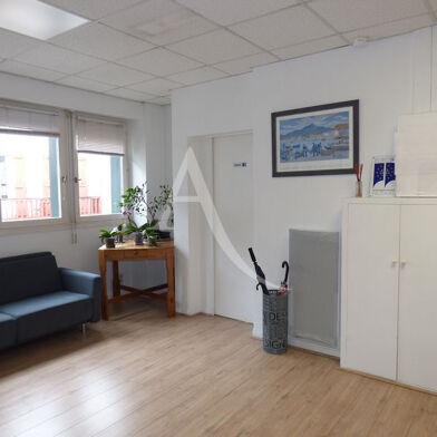 Bureau 6 pièces 2320 €