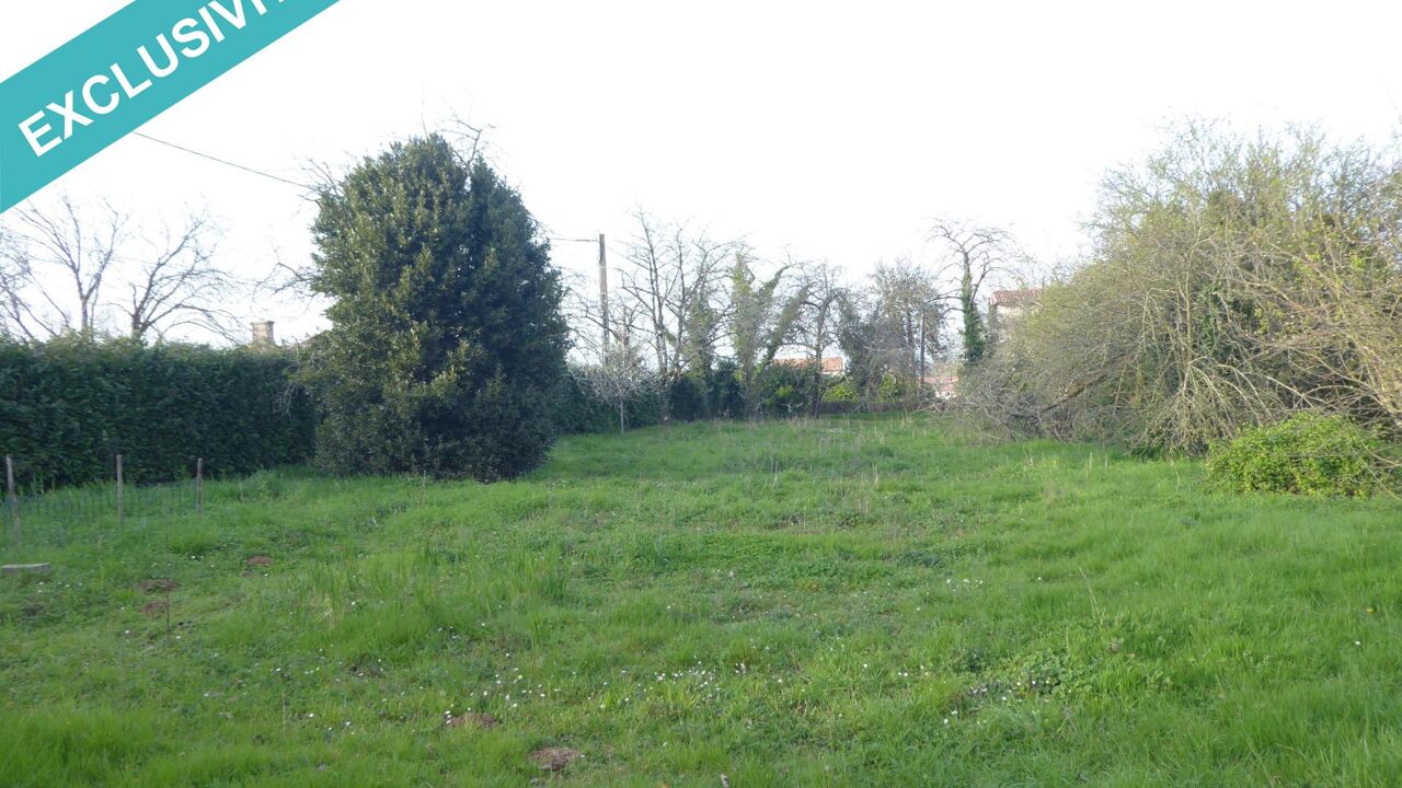 terrain  pièces 643 m2 à vendre à Azay-le-Brûlé (79400)