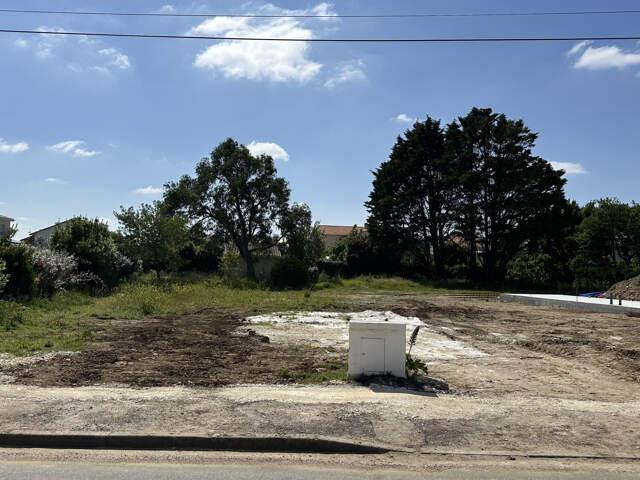 TERRAIN CONSTRUCTIBLE 453 m2 VAUX SUR MER PROCHE PLAGES ET C — photo du bien