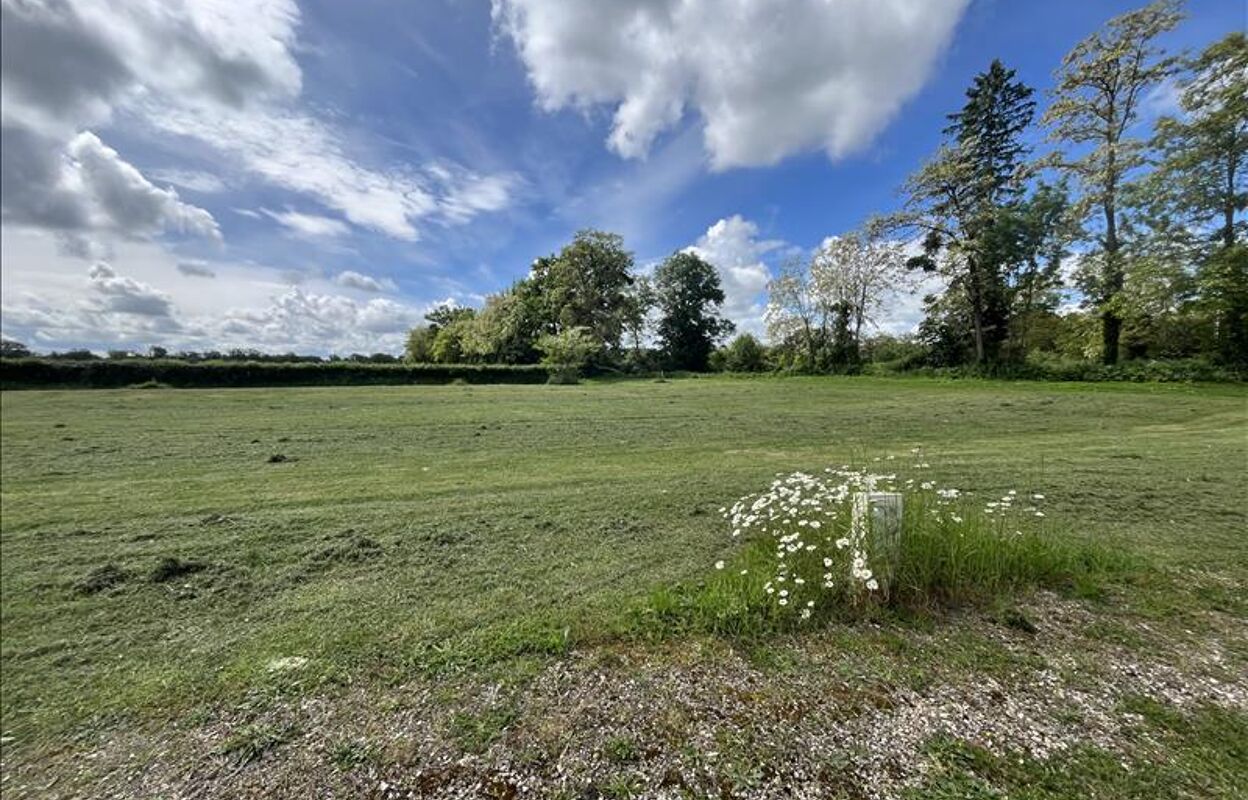 terrain  pièces 1049 m2 à vendre à Ainay-le-Vieil (18200)