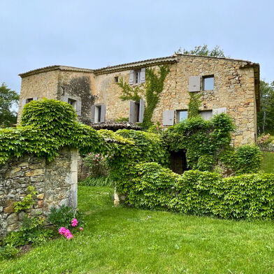 Maison 12 pièces 1085000 €