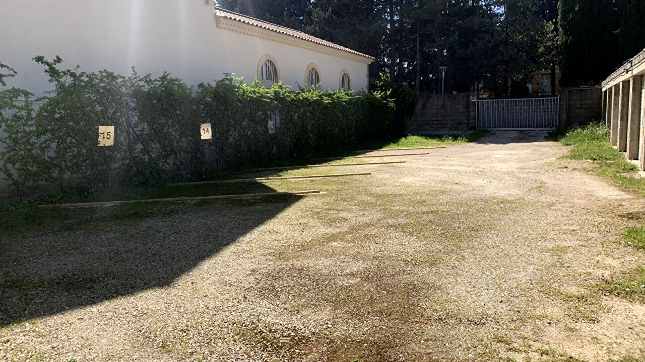 garage  pièces  m2 à louer à Salon-de-Provence (13300)