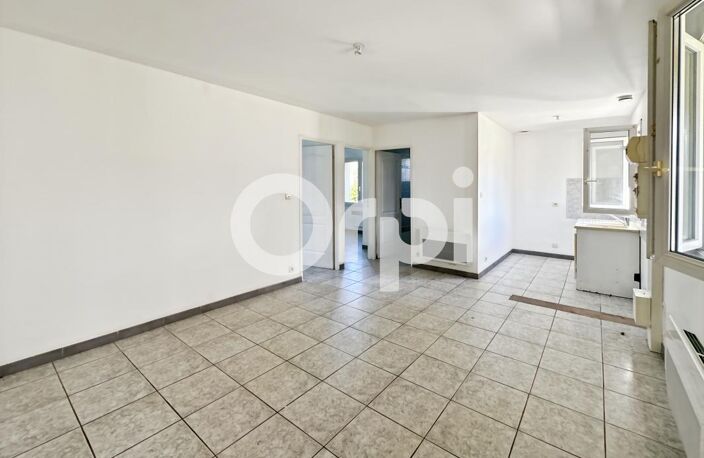 Maison mitoyenne de plain-pied avec jardin et garage – Locataire en place, idéal investisseur ! — photo 2