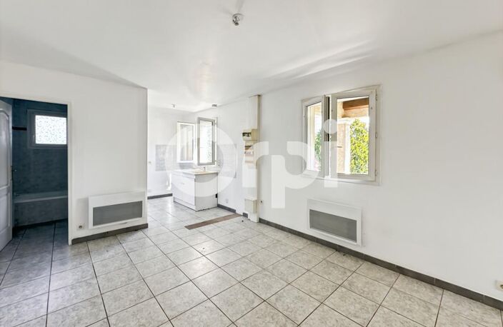 Maison mitoyenne de plain-pied avec jardin et garage – Locataire en place, idéal investisseur ! — photo 3