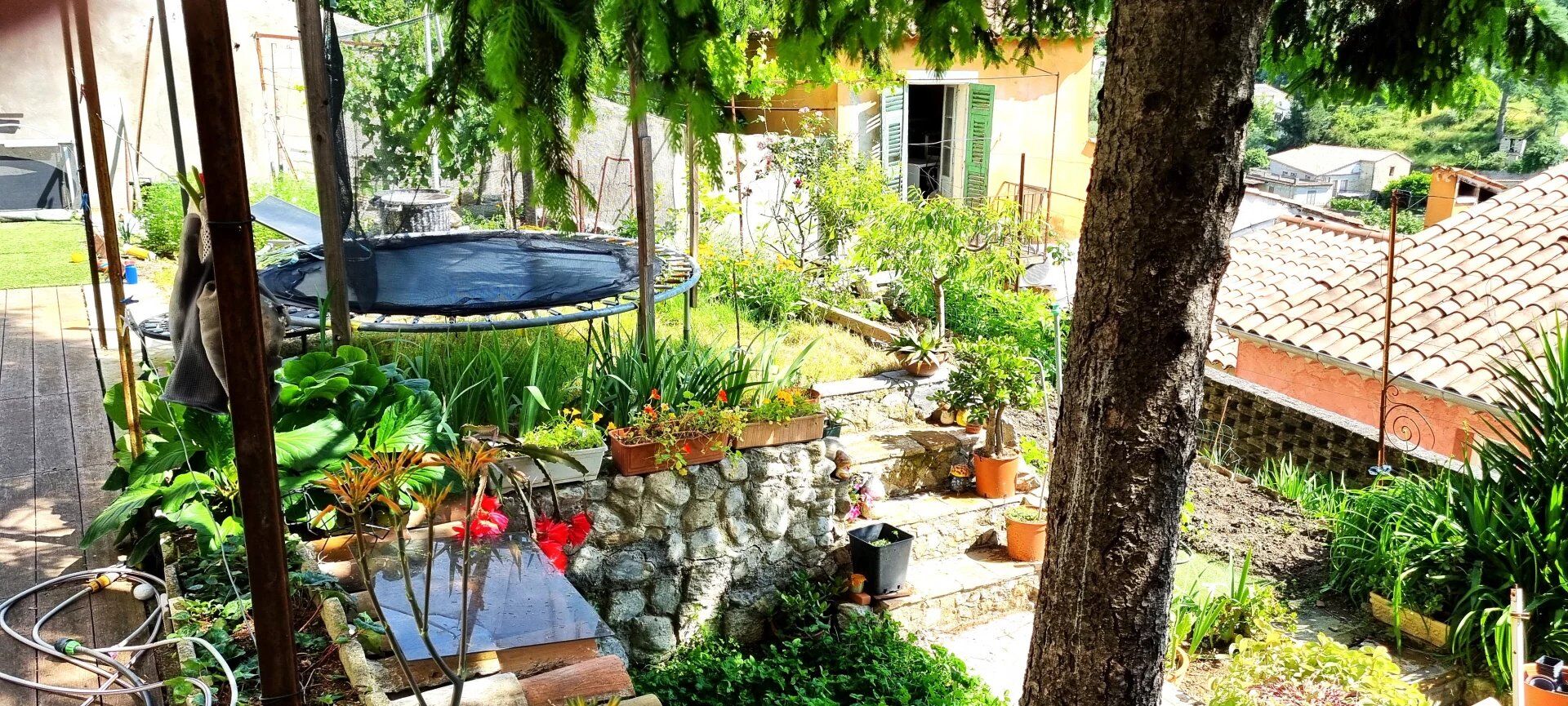 Photo Maison de village Contes
