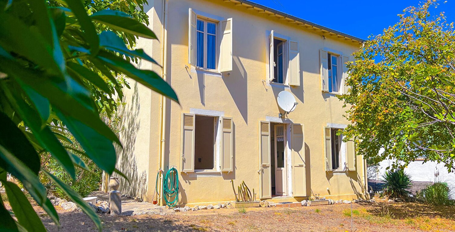 EXCLUSIVITE : Maison 5 pièces au Petit-Juas (Cannes) à rénover — photo 1