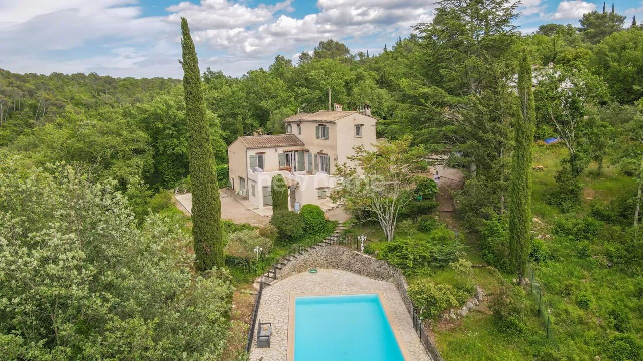 maison 7 pièces 165 m2 à vendre à Saint-Paul-en-Forêt (83440)