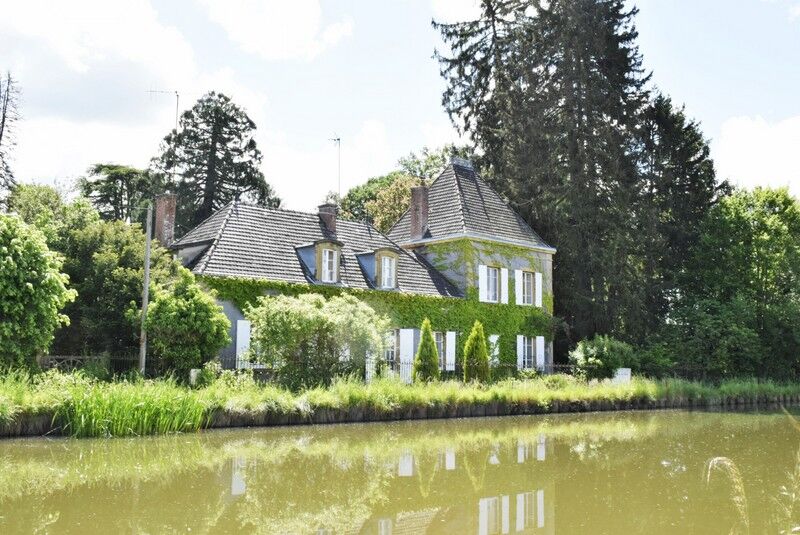 Villa / Maison 11 pièces  à vendre Paray-le-Monial 71600