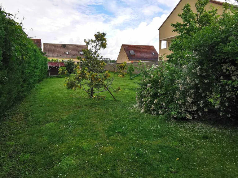 Terrain à 5min de la gare de MONTEREAU — photo 1