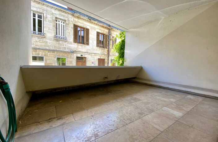 2 pièces- Terrasse- Quartier Saint Seurin — photo 2