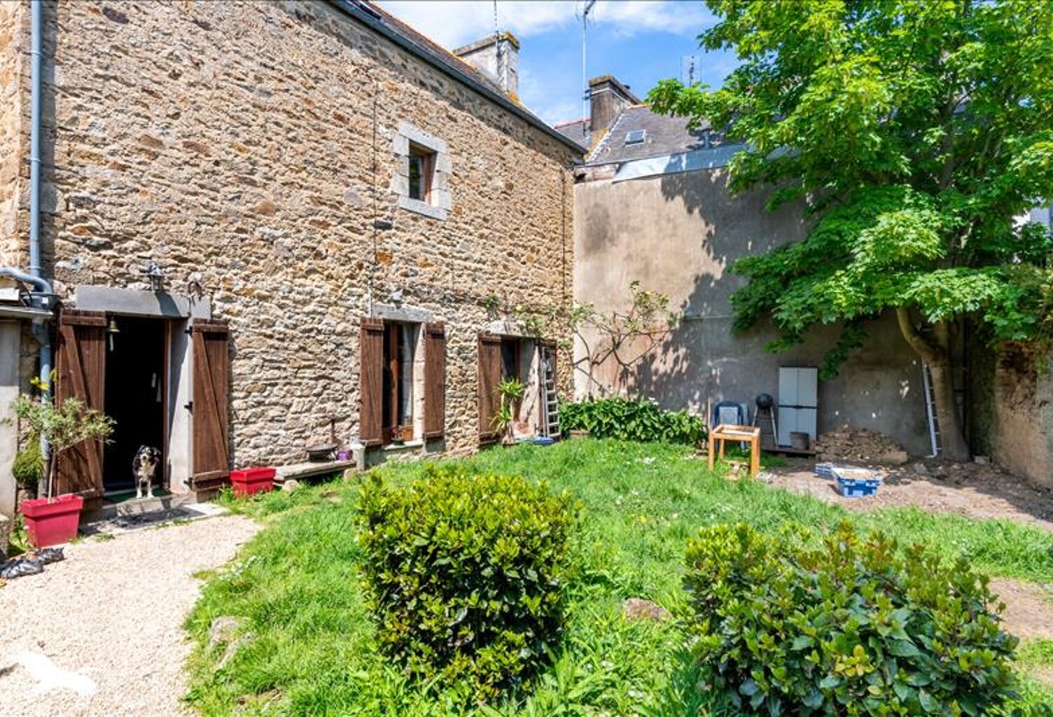 Maison en pierre de 6 pièces principales — photo 1