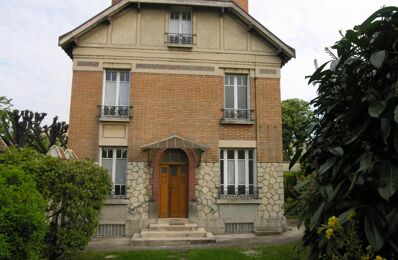location maison 2 350 € CC /mois à proximité de Thillois (51370)