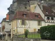 DORDOGNE-LES EYZIES-IMMEUBLE COMMERCIAL ET D'HABITATION — photo 2