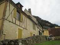 DORDOGNE-LES EYZIES-IMMEUBLE COMMERCIAL ET D'HABITATION — photo 3