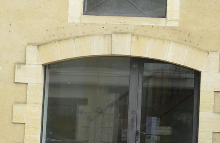 DORDOGNE-LES EYZIES-IMMEUBLE COMMERCIAL ET D'HABITATION — photo 5