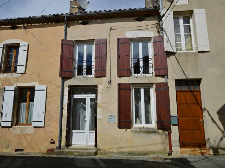 Belle maison de ville en pierre — photo 1