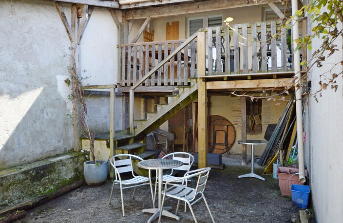 Belle maison de ville en pierre — photo 2