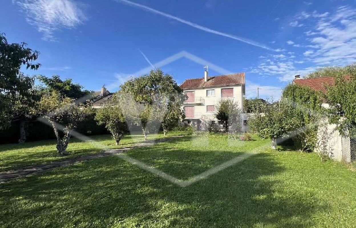 maison 8 pièces 180 m2 à vendre à Combs-la-Ville (77380)