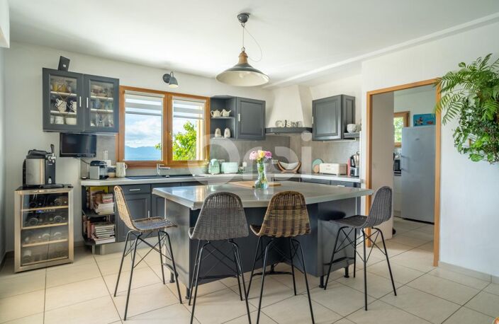 VILLA CRANVES-SALES 6 pièce(s) 220 m² — photo 4