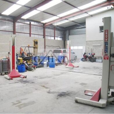 Local industriel 750 m²