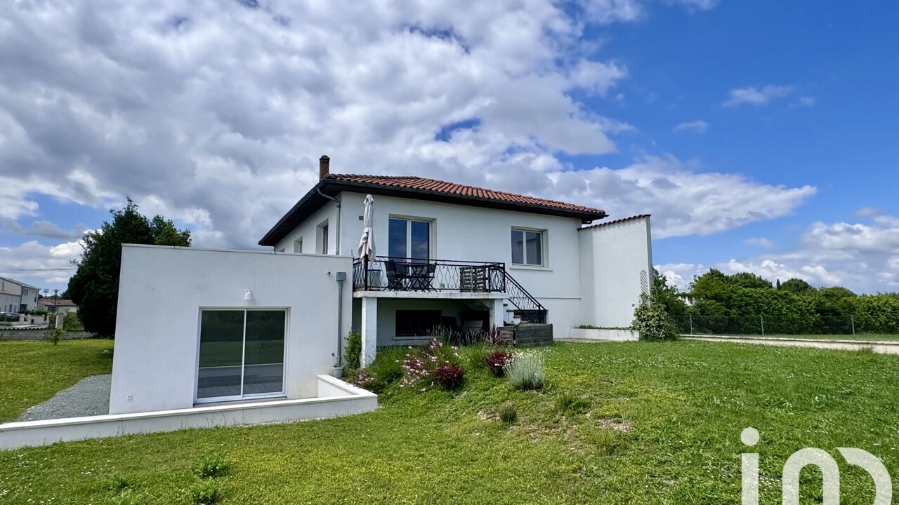 maison 6 pièces 140 m2 à vendre à Saintes (17100)