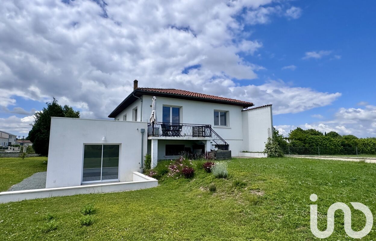 maison 6 pièces 140 m2 à vendre à Saintes (17100)