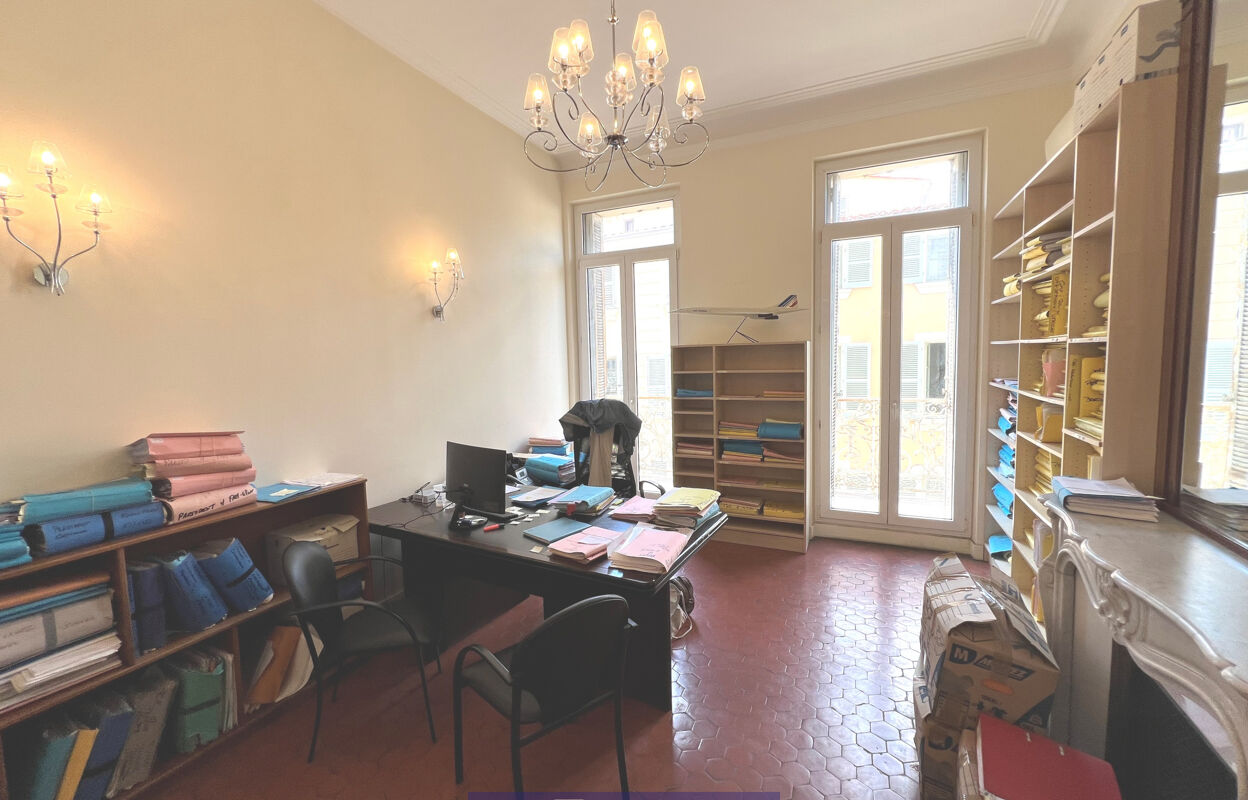 bureau 7 pièces 130 m2 à vendre à Toulon (83000)