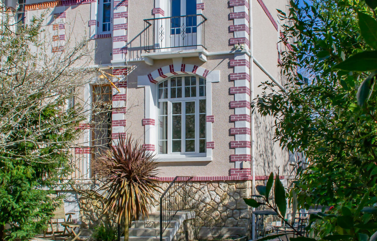 maison 6 pièces 213 m2 à vendre à Royan (17200)