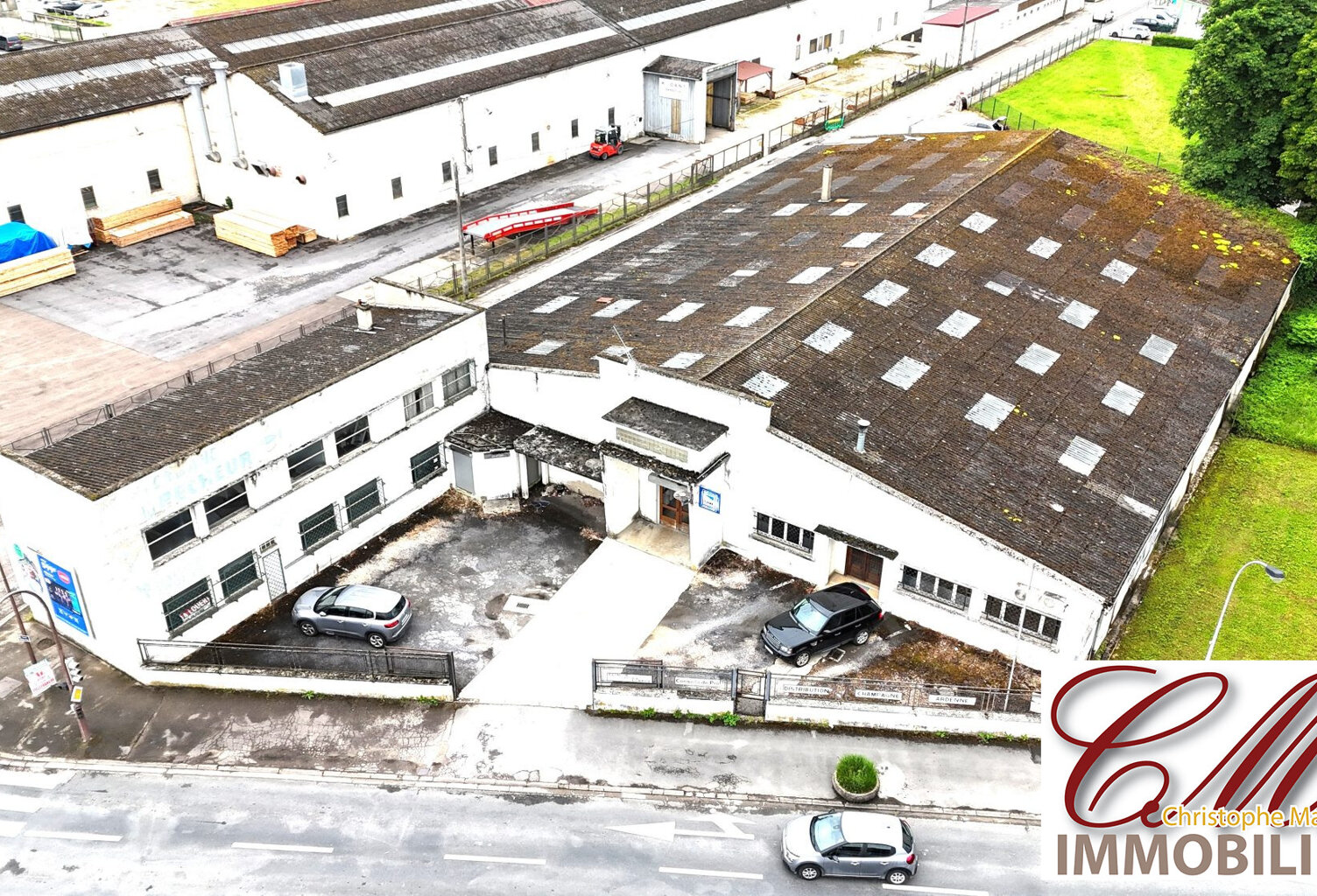 Batiment Professionnel — photo 1