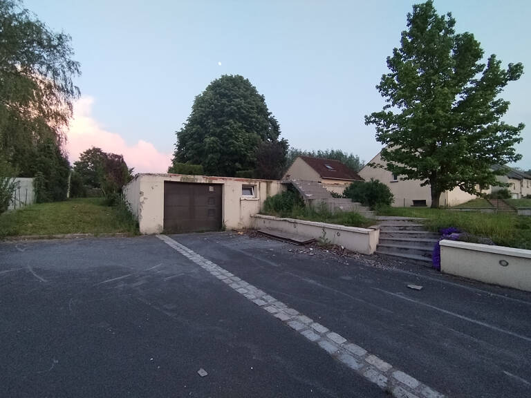 Terrain constructible 1341m2 — photo 1