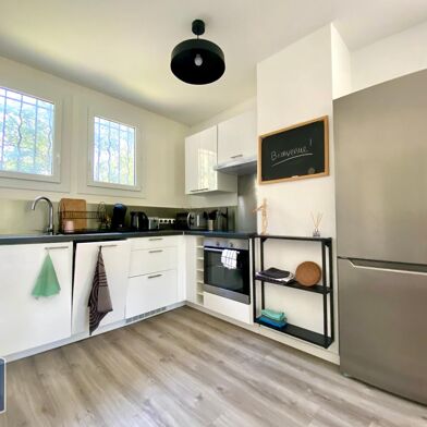 Appartement 4 pièces 975 €