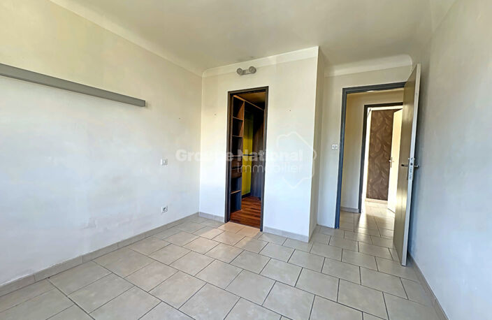 A vendre Arles, beau T4  avec place de parking — photo 5