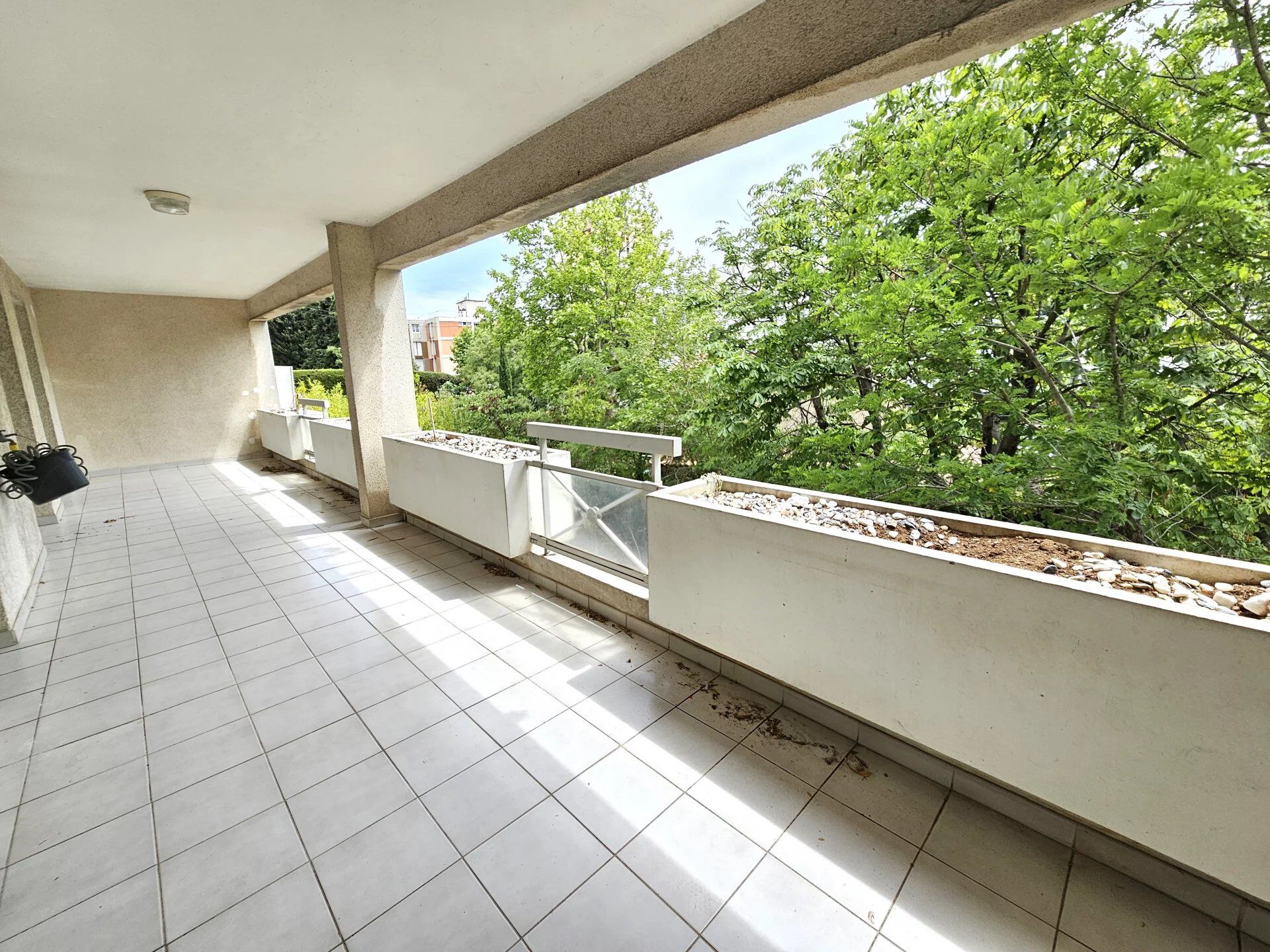 Vente Appartement 67m² 3 Pièces à Marseille (13000) - Arthurimmo