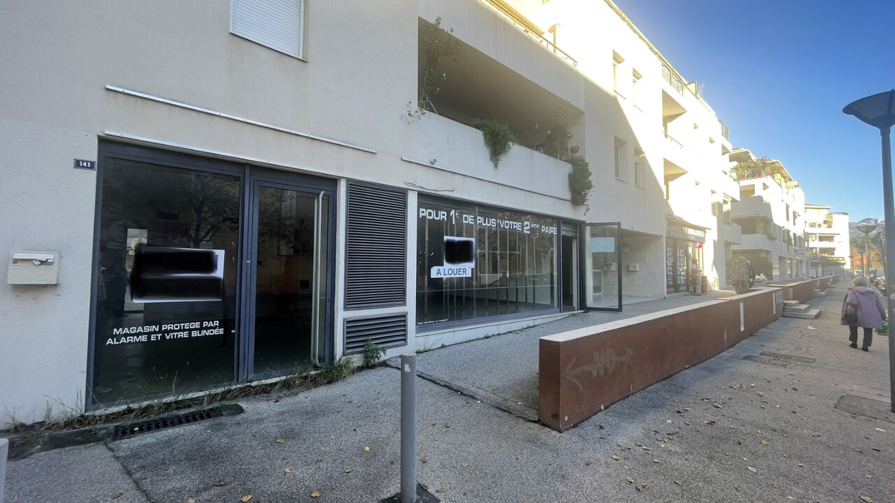 commerce  pièces 76 m2 à louer à Aubagne (13400)