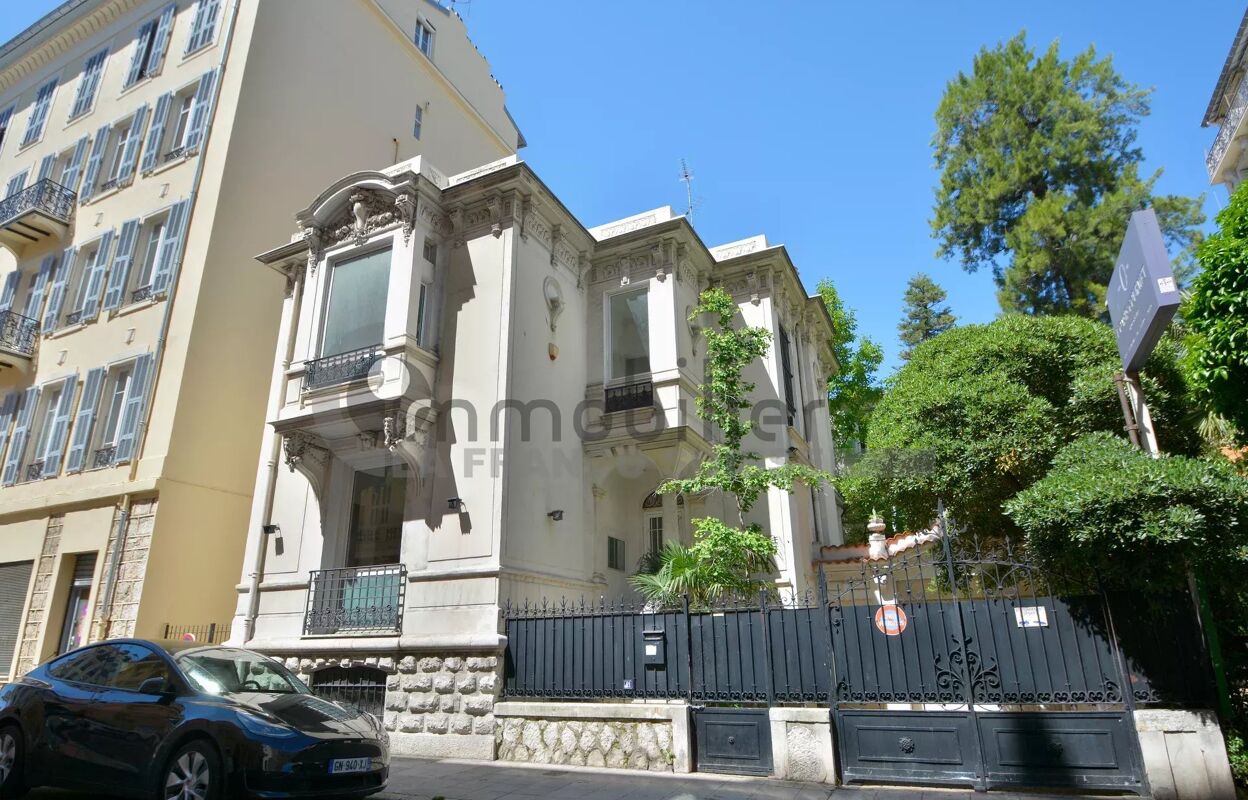 maison 6 pièces 186 m2 à vendre à Nice (06000)