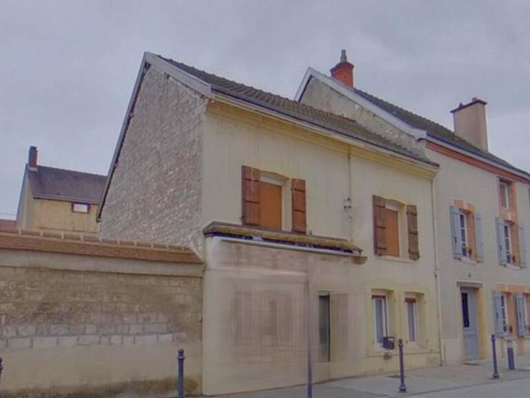 Maison À Vendre + dépendance avec garage — photo 1