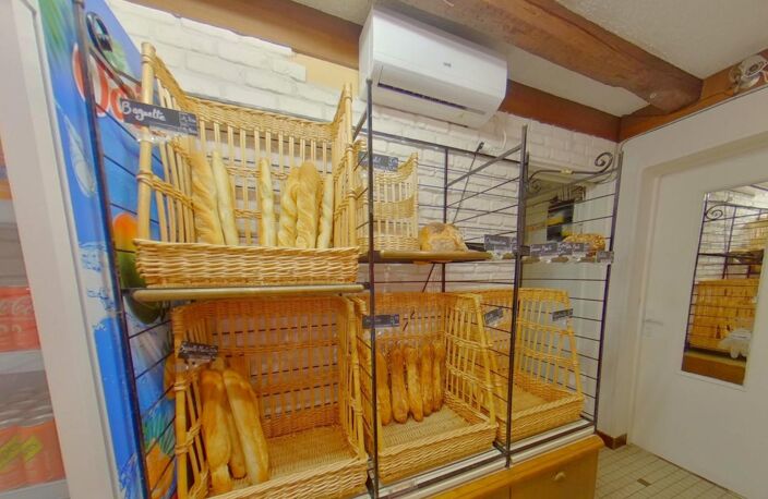 Maison À Vendre + dépendance avec garage — photo 4