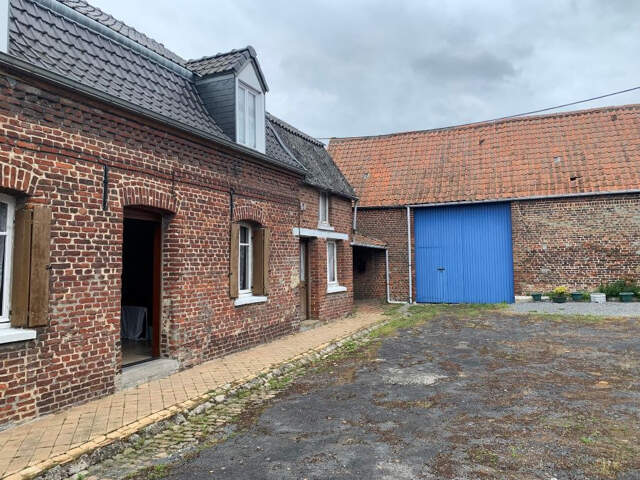 Ferme en U individuelle bâtie sur une parcelle de 11 732m2 ! — photo du bien