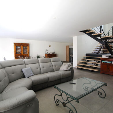 Appartement 6 pièces 370000 €