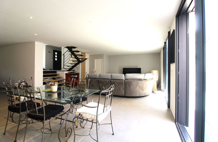 RIORGES, — photo 3